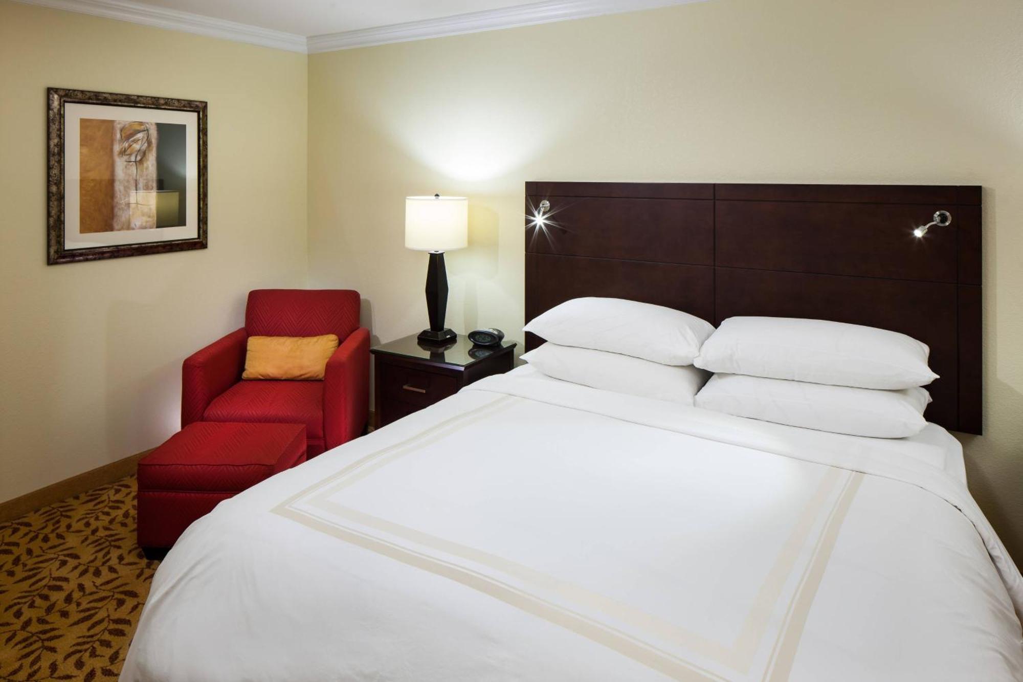 Отель Houston Marriott Energy Corridor Экстерьер фото